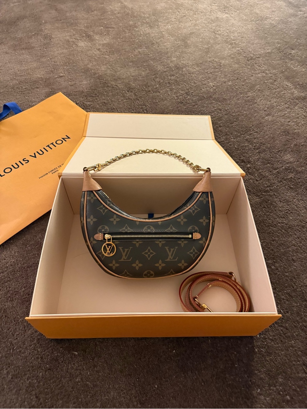 Louis Vuitton Monogram Loop bag Crescent Shoulder/crossbody Bag with Gold Chain